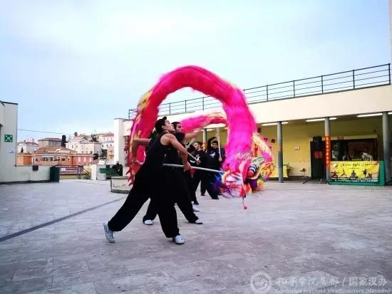 http://www.hanban.edu.cn/image/attachement/jpg/site2/20170407/082e5f09e7381a512ce806.jpg